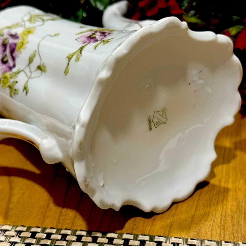 Vintage Pfeiffer & Lowenstein Schlackenwerth London Scalloped  Coffee pot